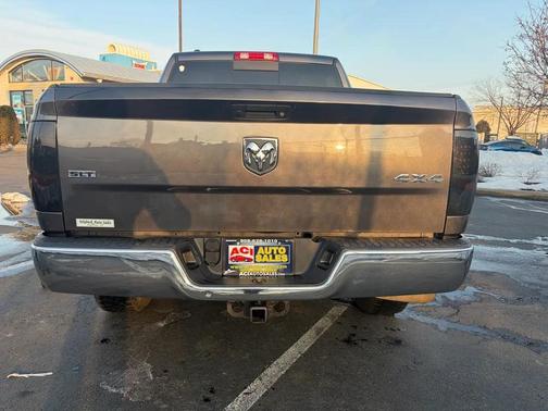 Granite Crystal Metallic 2016 RAM 1500 SLT