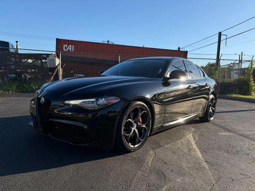 Alfa Black 2019 Alfa Romeo Giulia Ti Sport Carbon