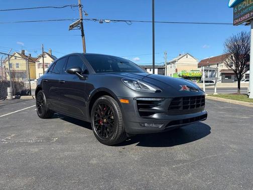 Volcano Grey Metallic 2017 Porsche Macan Macan GTS