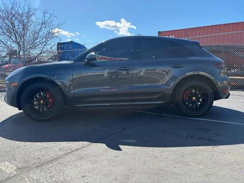 Volcano Grey Metallic 2017 Porsche Macan Macan GTS