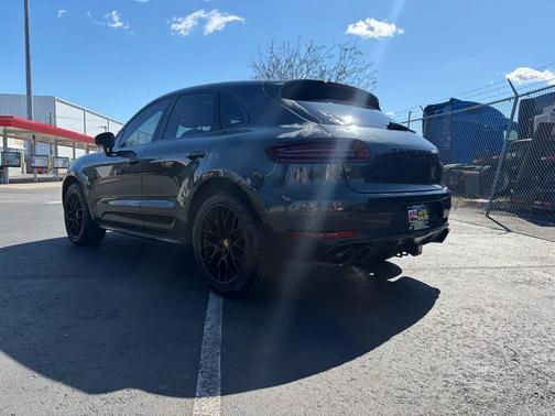 Volcano Grey Metallic 2017 Porsche Macan Macan GTS