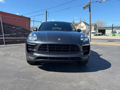 Volcano Grey Metallic 2017 Porsche Macan Macan GTS