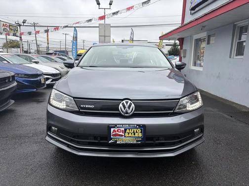 Platinum Gray Metallic 2015 Volkswagen Jetta Hybrid SEL Premium