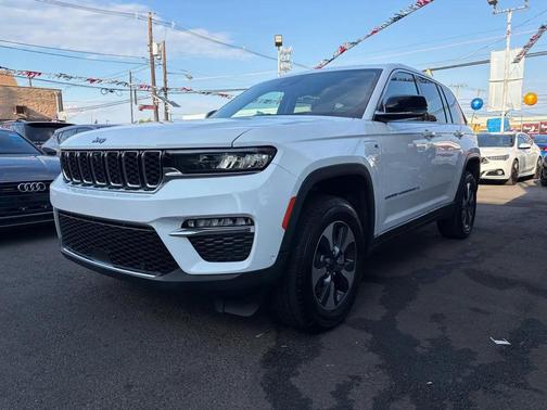 Bright White Clearcoat 2022 Jeep Grand Cherokee 4xe Base