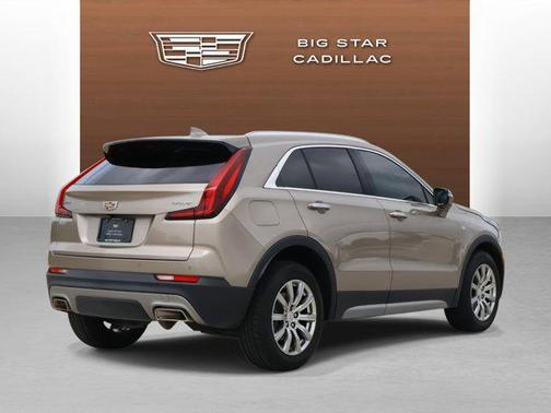 2022 Cadillac XT4 Premium Luxury