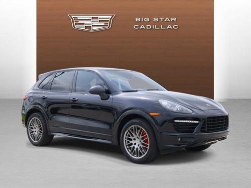 2014 Porsche Cayenne GTS