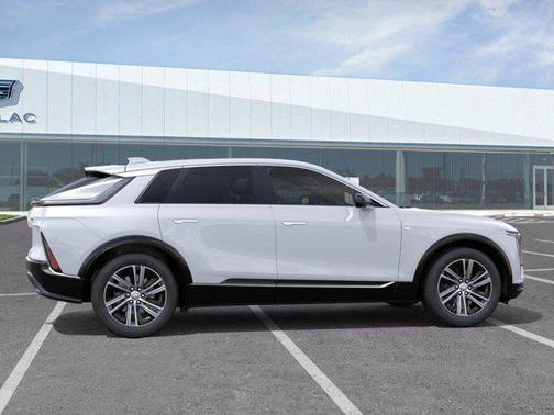 Vibrant White Tricoat 2026 Cadillac LYRIQ Luxury