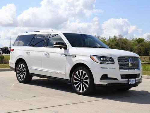 Pristine White Metallic Tri-Coat 2022 Lincoln Navigator Reserve