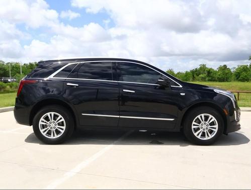 Stellar Black Metallic 2025 Cadillac XT5 Luxury