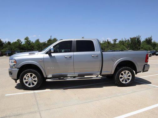 2022 RAM 2500 Laramie Crew Cab 4x4 6'4' Box