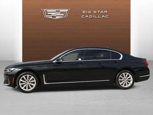 2022 BMW 740 i