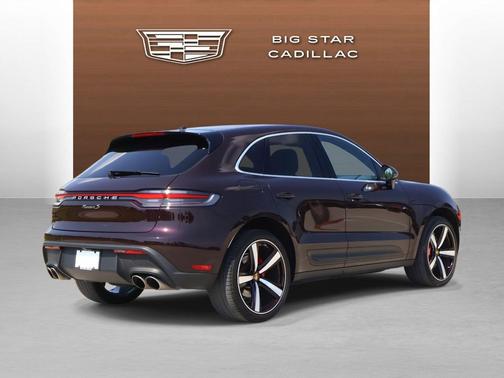 Copper Ruby Metallic 2023 Porsche Macan Macan