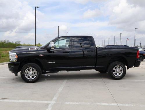 Diamond Black Crystal Pearlcoat 2024 RAM 2500 Laramie Crew Cab 4x4 6'4' Box