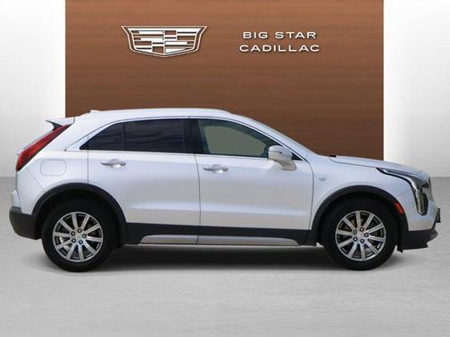 2022 Cadillac XT4 Premium Luxury