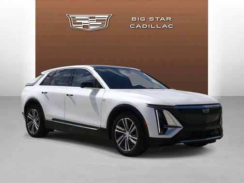 Crystal White Tricoat 2024 Cadillac LYRIQ Luxury