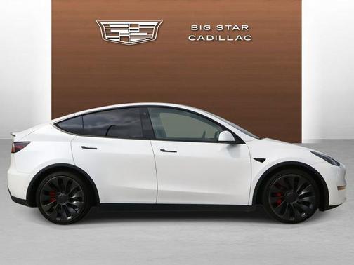 Pearl White Multi-Coat 2023 Tesla Model Y Performance Dual Motor All-Wheel Drive