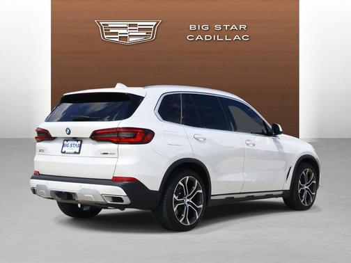 Mineral White Metallic 2023 BMW X5 sDrive40i