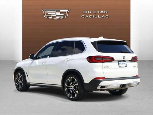 Mineral White Metallic 2023 BMW X5 sDrive40i