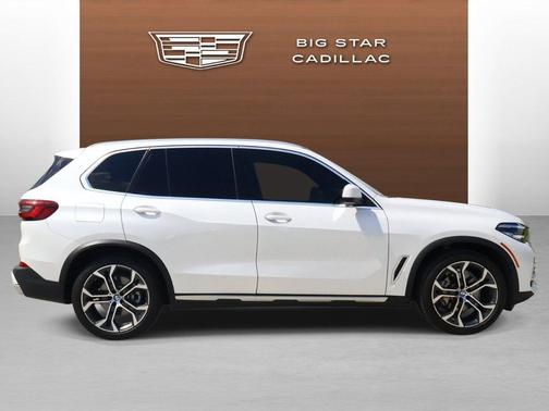 Mineral White Metallic 2023 BMW X5 sDrive40i