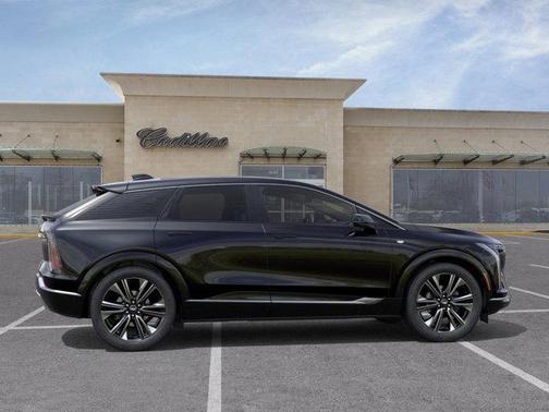 2025 Cadillac OPTIQ Luxury 2 AWD