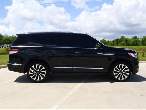 Infinite Black Metallic Clearcoat 2024 Lincoln Navigator Reserve