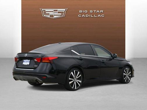 2022 Nissan Altima SR VC-Turbo FWD