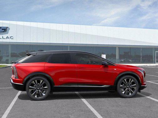 2025 Cadillac OPTIQ Luxury 2 AWD