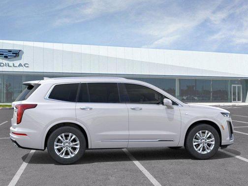 2025 Cadillac XT6 Luxury FWD