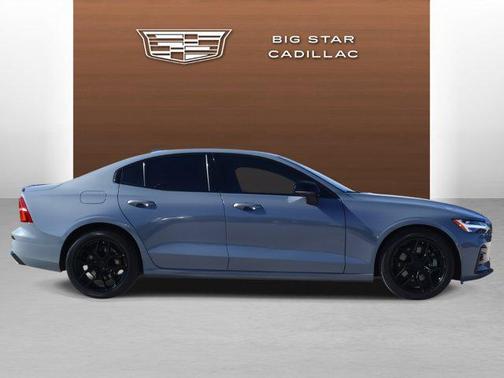 2024 Volvo S60 B5 Core Dark Theme