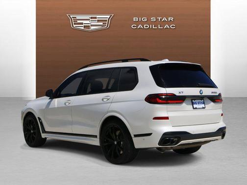 2025 BMW X7 M60i