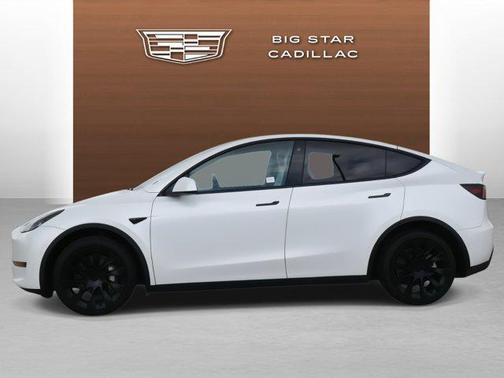 2022 Tesla Model Y Long Range Dual Motor All-Wheel Drive