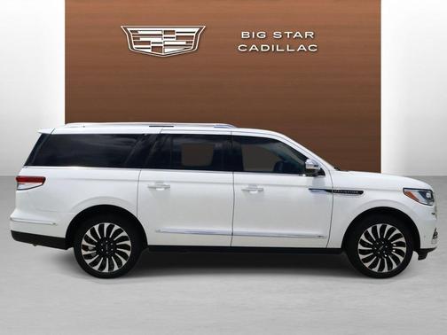 Pristine White Metallic Tri-Coat 2023 Lincoln Navigator Black Label