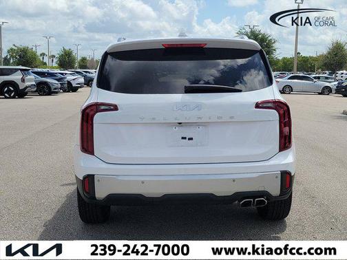 Glacial White Pearl 2024 Kia Telluride S