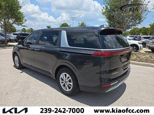 2023 Kia Carnival LX