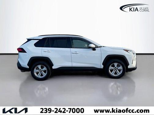 2020 Toyota RAV4 XLE