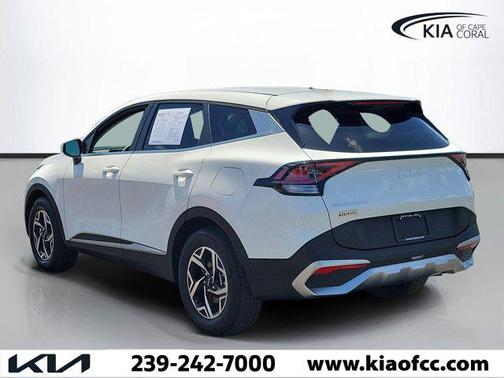 Snow White Pearl 2024 Kia Sportage LX