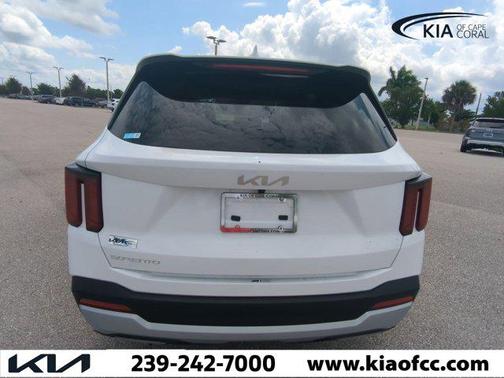 2025 Kia Sorento LX