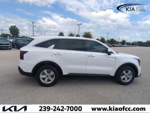 2025 Kia Sorento LX