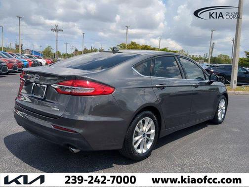 2020 Ford Fusion SE