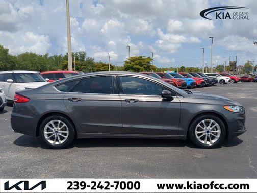 2020 Ford Fusion SE