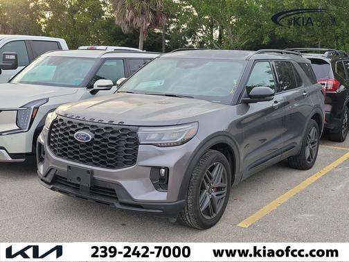 Carbonized Gray Metallic 2025 Ford Explorer ST-Line