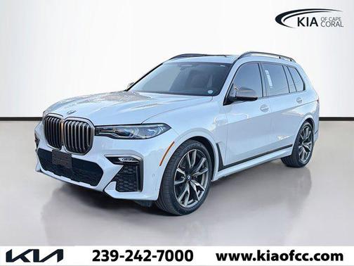 2022 BMW X7 M50i