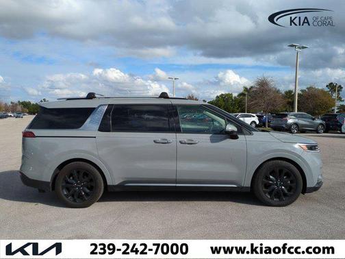 2024 Kia Carnival SX