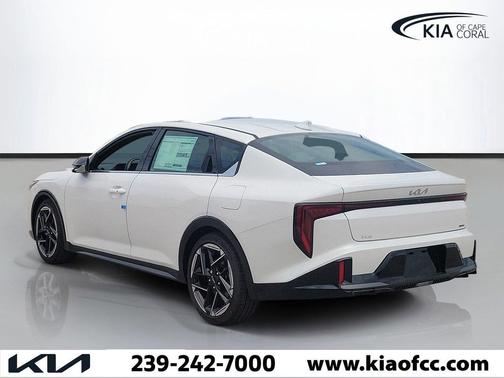 Snow White Pearl 2026 Kia K4 GT-Line