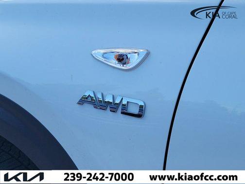 Snow White Pearl 2021 Kia Seltos LX