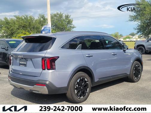 Everlasting Silver 2025 Kia Sorento S