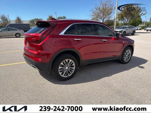 2024 Cadillac XT4 Premium Luxury