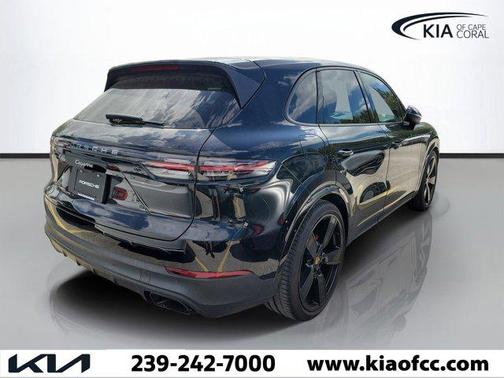 Jet Black Metallic 2019 Porsche Cayenne Cayenne
