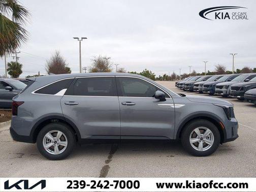 2025 Kia Sorento LX