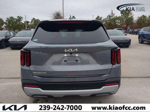 2025 Kia Sorento LX